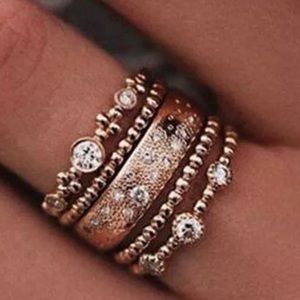 Stackable rings set of 5 ring sz 7 Rose gold